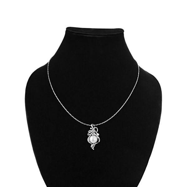 Graceful Knot Pearl Pendant