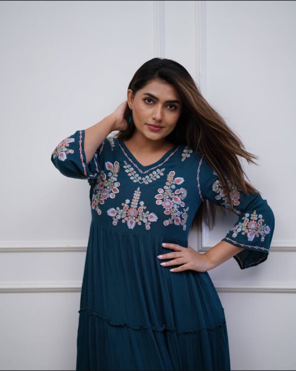 Stylish Embroidered Cotton Midi Kurti Set - Comfortable & Trendy - Image 3