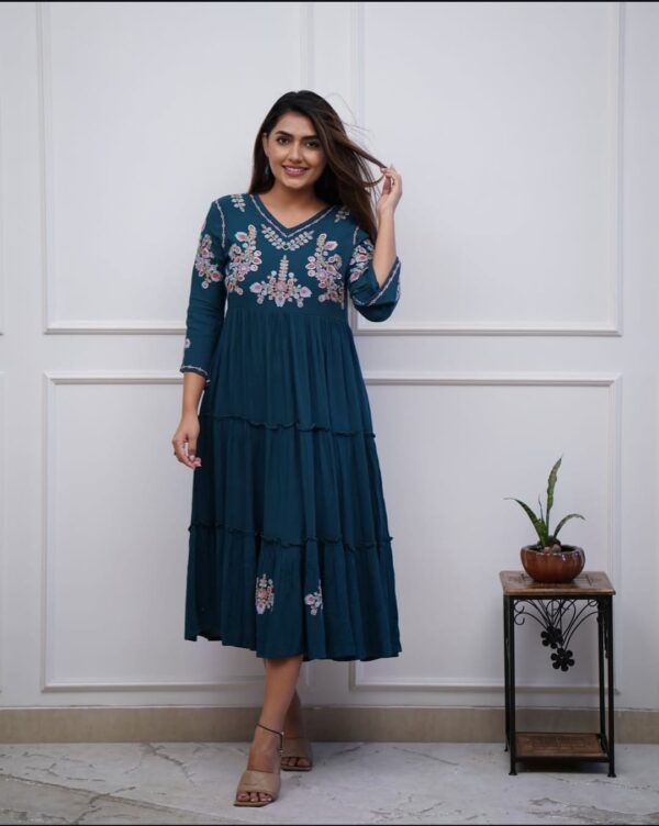 Stylish Embroidered Cotton Midi Kurti Set - Comfortable & Trendy - Image 4
