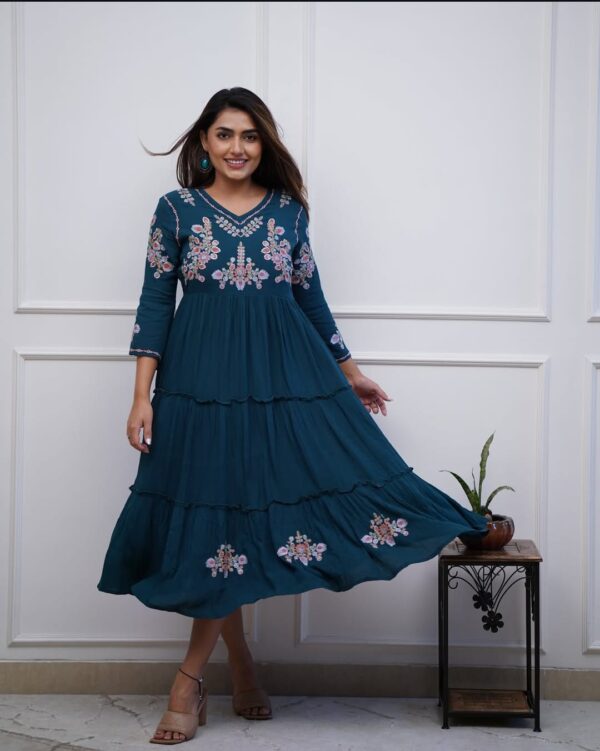 Stylish Embroidered Cotton Midi Kurti Set - Comfortable & Trendy - Image 2