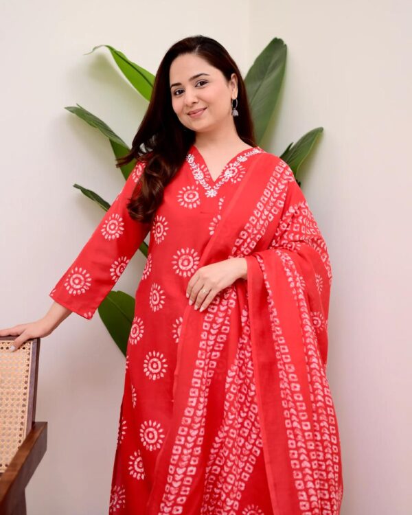 Dreamy Floral Print Cotton Kurta Set with Dupatta - Image 4