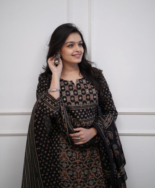 Mughal Block Printed Three-Piece Kurti Set with Mulmul Dupatta - Image 3