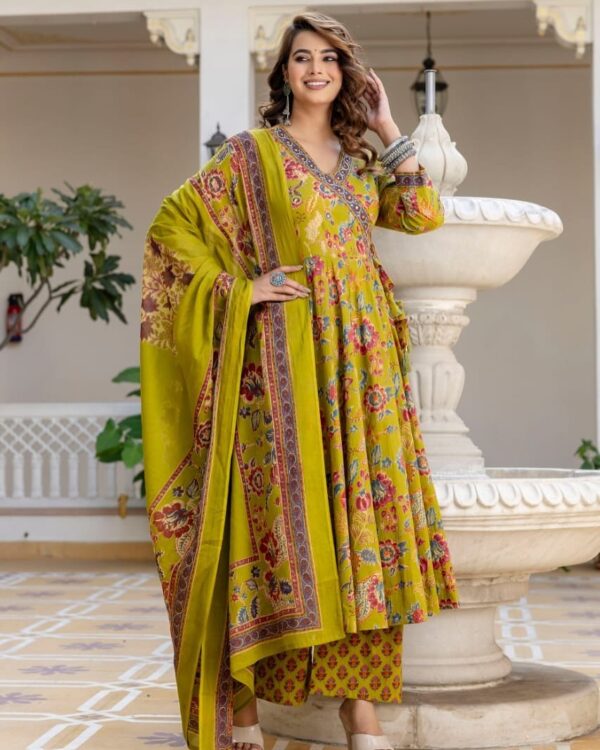 Heavy Cotton Kurti Set - Multi Print Design - Image 9
